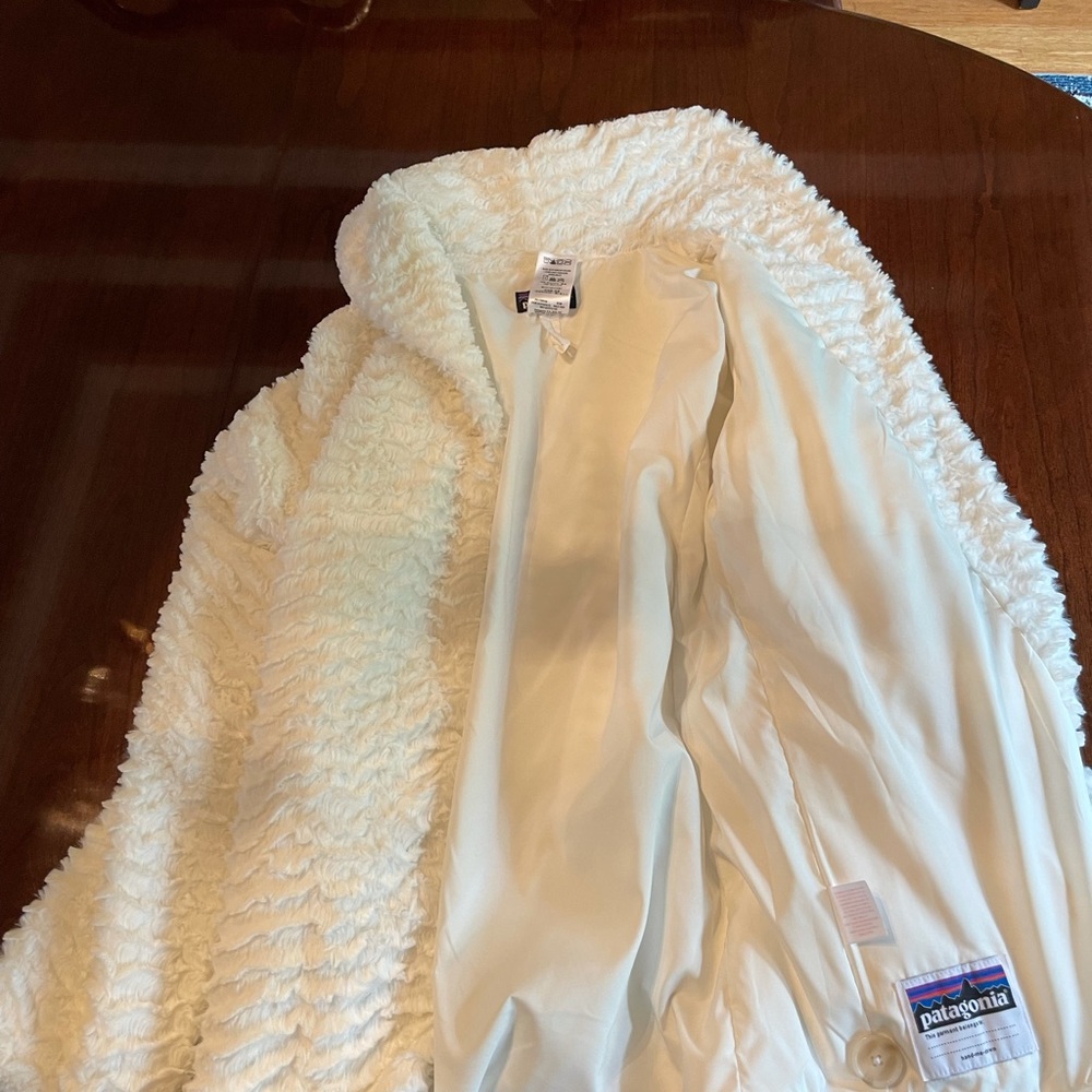Patagonia coat, Girls XXL